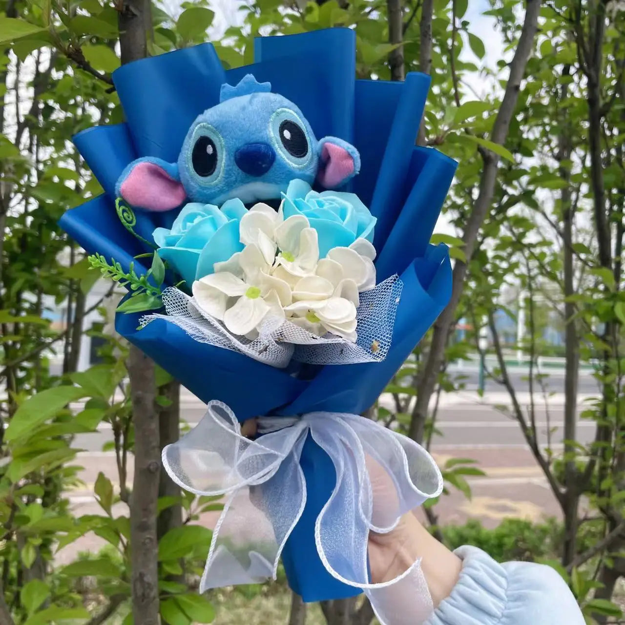 Cartoon Stitch With Flowers